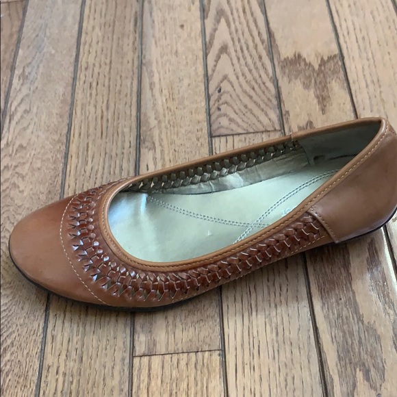 Naturalizer flats size 8 barely worn - Picture 3 of 3